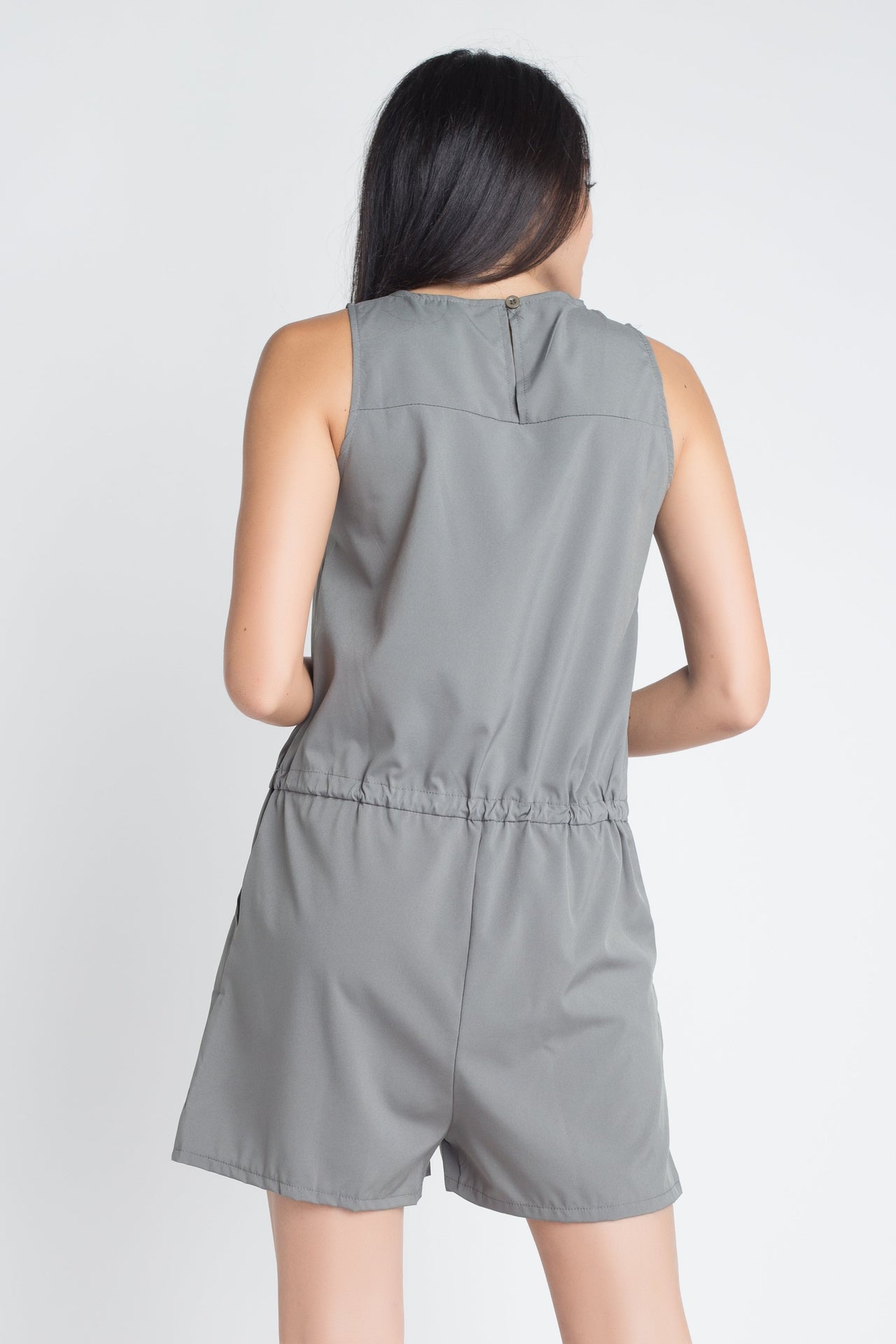 Women's Zip Front Sleeveless Romper Zip Front Sleeveless Rompers

Model is wearing a size Small/Medium
Hand Wash Cold
Imported
Style #: EA834516
Jumpsuits & RompersEXPRESS WOMEN'S FASHIONIvory FelixZip Front Sleeveless Romper